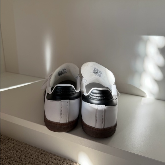 Adidas Samba White and Black Sneakers (Unisex) - Picture 5 of 9